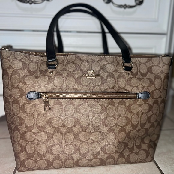 Authentic COACH Handbag Gallery Tote Signature Design Brown Black Zipper - Picture 1 of 16